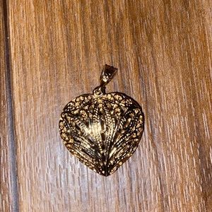 Gold plated heart necklace pendent